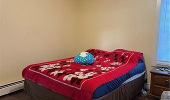 53 Catherine St, Bristol, RI 02809