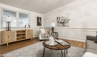 8740 Royal Meadow Dr, Indianapolis, IN 46217