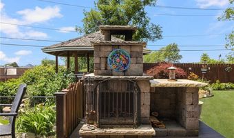 27 Ocean View Dr, Middletown, RI 02842