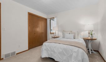 N9188 KERNAN Avenue, Appleton, WI 54915