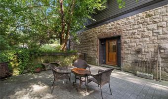 78 Coggeshall Ave 3, Newport, RI 02840