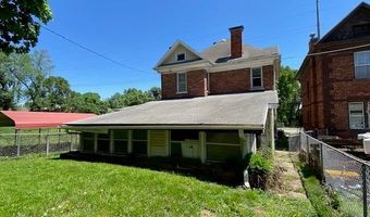 319 N 10th St, Atchison, KS 66002