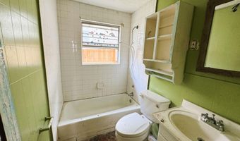 1461 Irish Hill Dr, Biloxi, MS 39530
