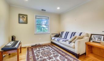 7513 HOLIDAY Ter, Bethesda, MD 20817