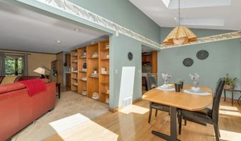 82 Pilgrim Dr, Bedford, NH 03110