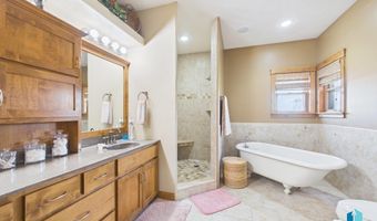 48190 268th St, Brandon, SD 57005
