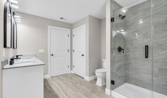 70 Seurat St, Barnegat, NJ 08005