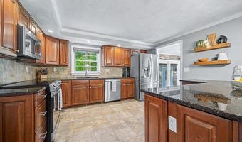 25 Claire Dr, Attleboro, MA 02703
