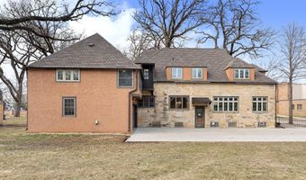 907 1st Dr NW, Austin, MN 55912