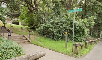 2016 N ADAMS St 508, Arlington, VA 22201