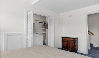 15 Hammersmith Rd #14, Newport, RI 02840