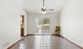 409 Maplewood Dr, Antioch, IL 60002