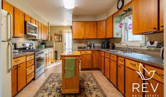 89 W Rocky Rd, Cody, WY 82414