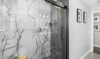 54 Salem Ave, Cranston, RI 02920