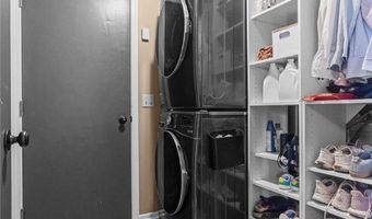 2173 Canterbury Cir, Akron, OH 44319
