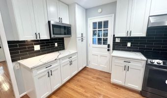 4816 DODSON Dr, Annandale, VA 22003