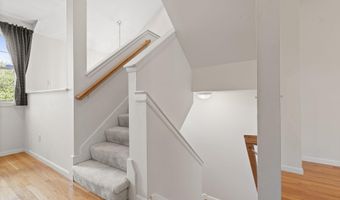 16 Edward Cir, Bedford, NH 03110