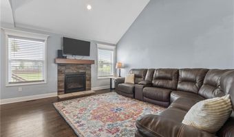 14172 Rockaway Ct, Basehor, KS 66007