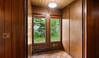 3809 Katmai Cir, Anchorage, AK 99517