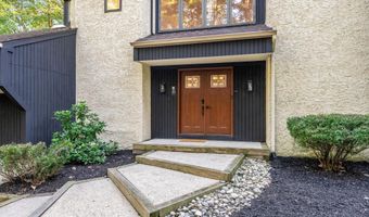 31 STONE MOUNTAIN Ln, Marlton, NJ 08053