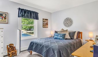 1391 Turner St, Auburn, ME 04210