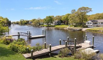106 N River Dr, Narragansett, RI 02882