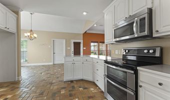 17647 Lake Azalea Dr, Baton Rouge, LA 70817