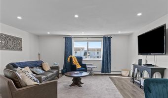 66 Girard Ave 324, Newport, RI 02840