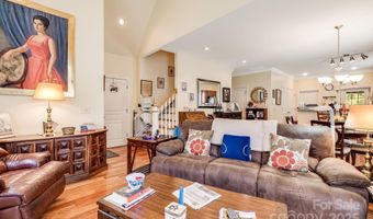 28 Trafalgar Cir, Asheville, NC 28805