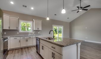 646 Sunny Pond Ln, Aynor, SC 29511