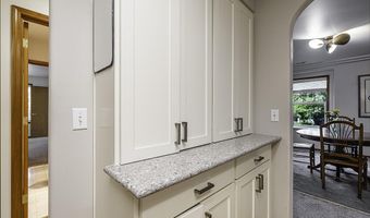 833 Cobblestone Ct, Ashland, OR 97520