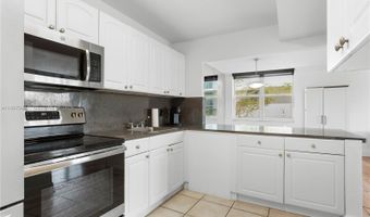 9440 W Bay Harbor Dr 2C, Bay Harbor Islands, FL 33154