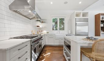 698 BEACH Ave, Atlantic Beach, FL 32233