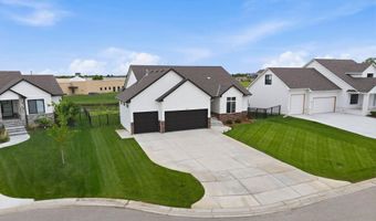 1113 W Lakeway Ct, Andover, KS 67002