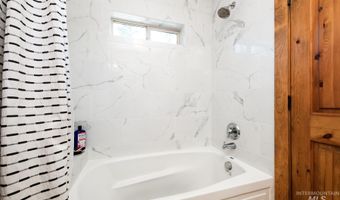 10390 Gamann Dr, Cascade, ID 83611