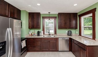 605 Cottage St, Adel, IA 50003