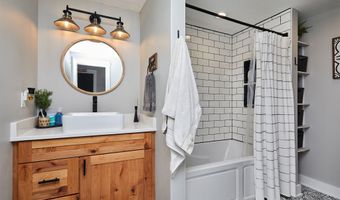 1417 S 11th St, Adel, IA 50003