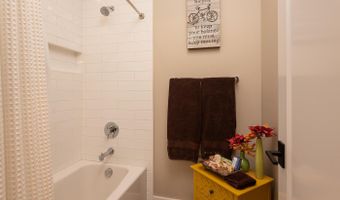 2100 NW Newport Hills Dr, Bend, OR 97703