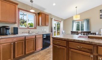1305 Whistling Straits Ct, Altoona, WI 54720