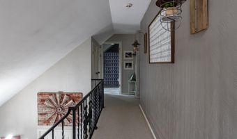 11 MEADOWBROOK Ct, Appleton, WI 54914