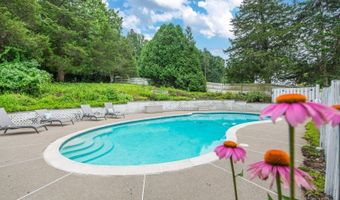 1 Victoria Pines Ln, Andover, NJ 07848