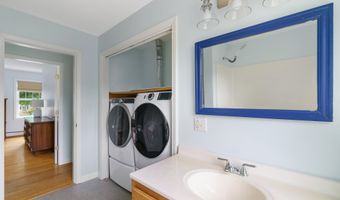 211 Oak St, Bath, ME 04530