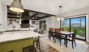 5587 Deer Hollow Rd, Auburn, IN 46706