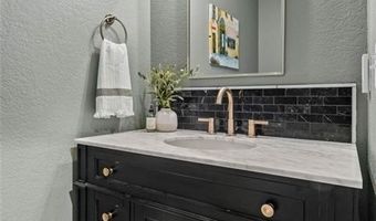1002 NW 9th St, Bentonville, AR 72712