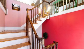 12 Mt. Vernon St 5, Newport, RI 02840