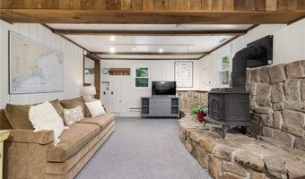 118 Pettee Ave, North Kingstown, RI 02852