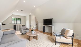 4021 Ridgecrest Ave, Charlotte, NC 28211