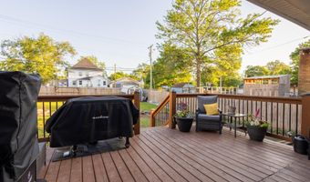120 W Locust St, Aurora, MO 65605