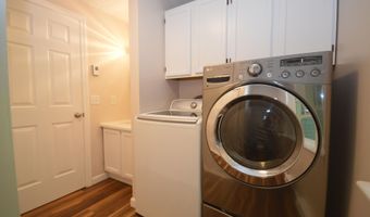 71 Baldwin Dr, Bangor, ME 04401