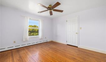 118 Wolcott Ave, Middletown, RI 02842
